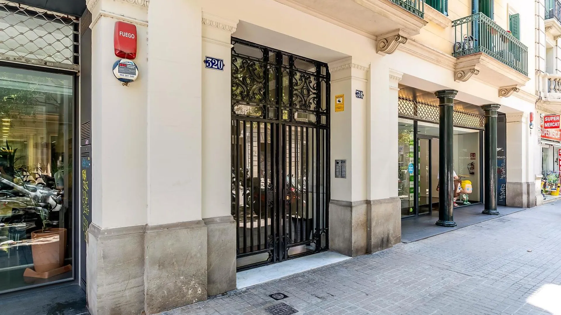 Canela Homes Barcelona Diputacio Spain