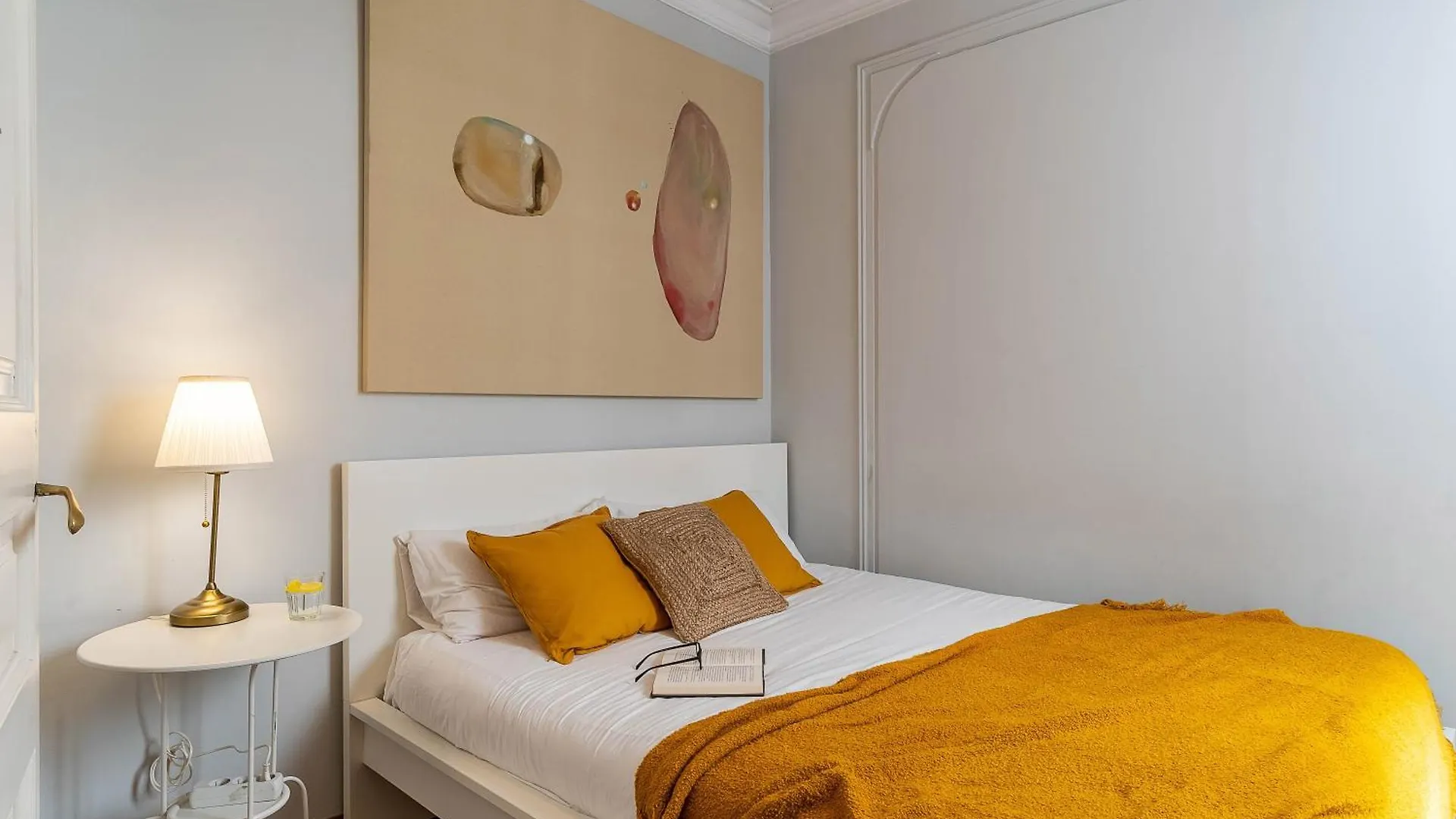 Apartment Canela Homes Barcelona Diputacio Spain